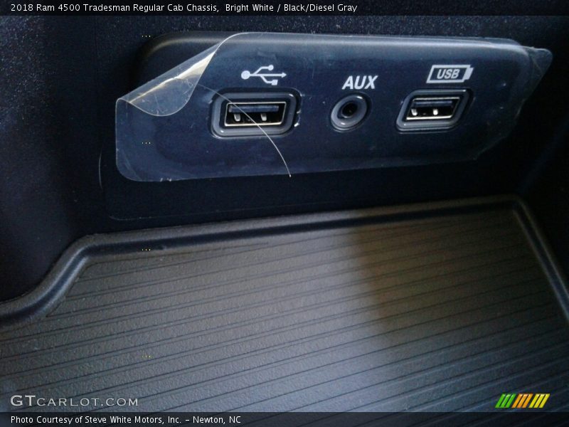 Bright White / Black/Diesel Gray 2018 Ram 4500 Tradesman Regular Cab Chassis