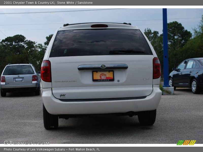 Stone White / Sandstone 2001 Chrysler Town & Country LXi