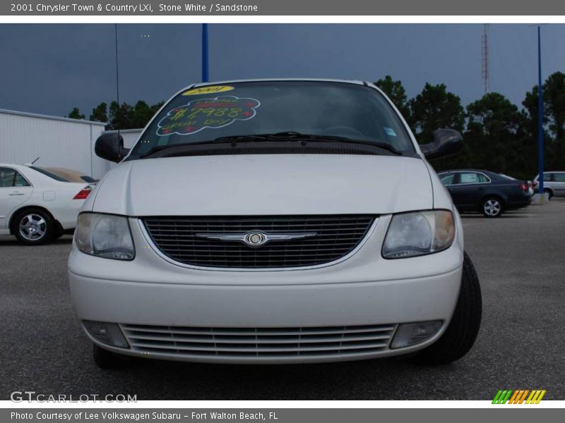 Stone White / Sandstone 2001 Chrysler Town & Country LXi