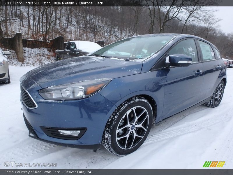 Front 3/4 View of 2018 Focus SEL Hatch