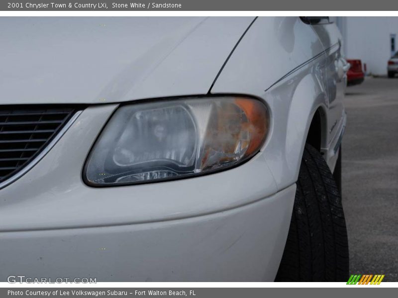 Stone White / Sandstone 2001 Chrysler Town & Country LXi