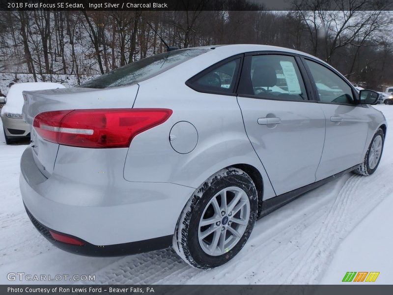 Ingot Silver / Charcoal Black 2018 Ford Focus SE Sedan