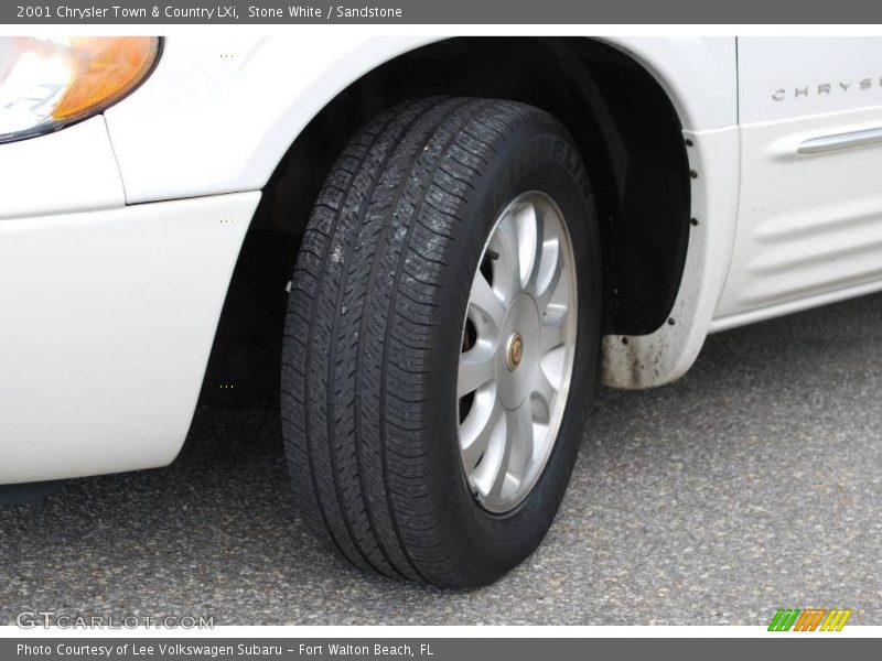 Stone White / Sandstone 2001 Chrysler Town & Country LXi