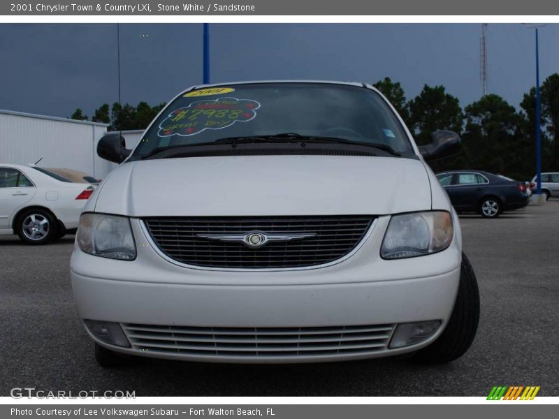 Stone White / Sandstone 2001 Chrysler Town & Country LXi