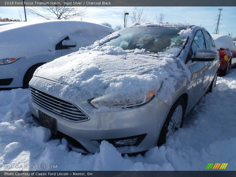 Ingot Silver / Charcoal Black 2018 Ford Focus Titanium Hatch