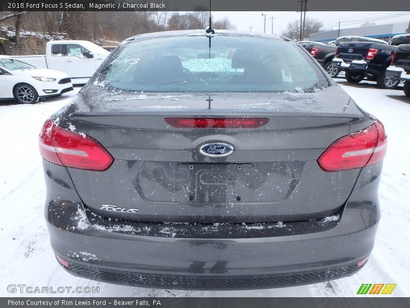 Magnetic / Charcoal Black 2018 Ford Focus S Sedan