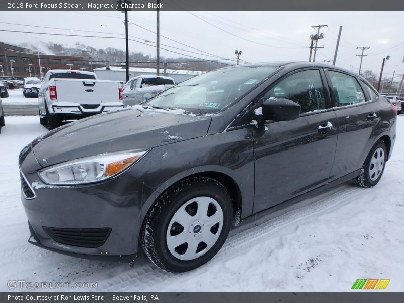 Magnetic / Charcoal Black 2018 Ford Focus S Sedan