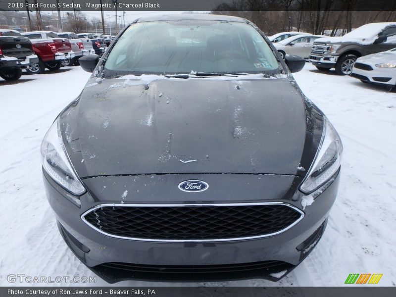 Magnetic / Charcoal Black 2018 Ford Focus S Sedan