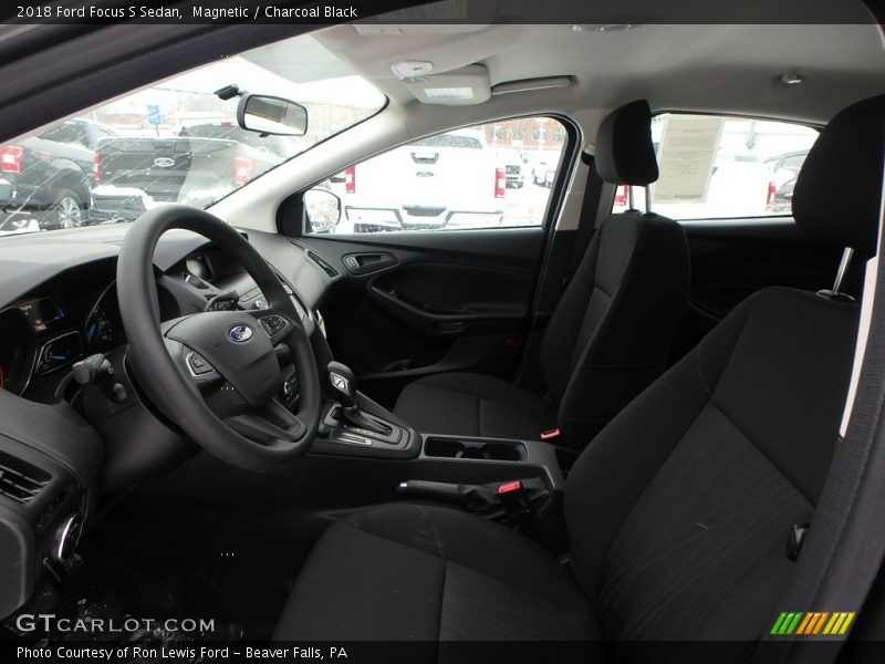 Magnetic / Charcoal Black 2018 Ford Focus S Sedan