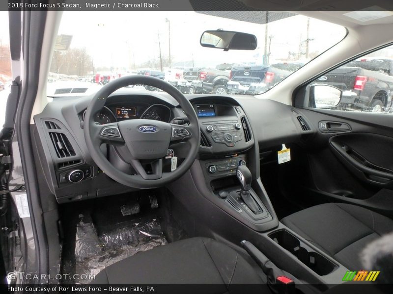 Magnetic / Charcoal Black 2018 Ford Focus S Sedan