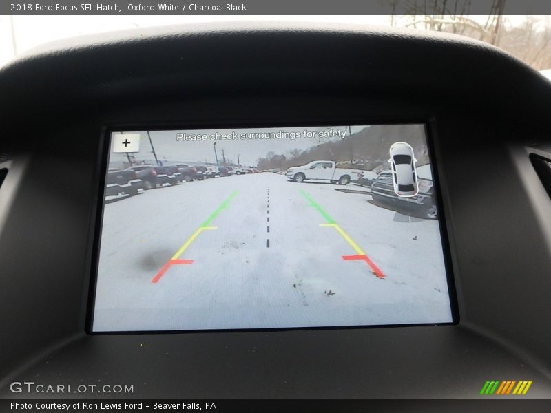 Oxford White / Charcoal Black 2018 Ford Focus SEL Hatch