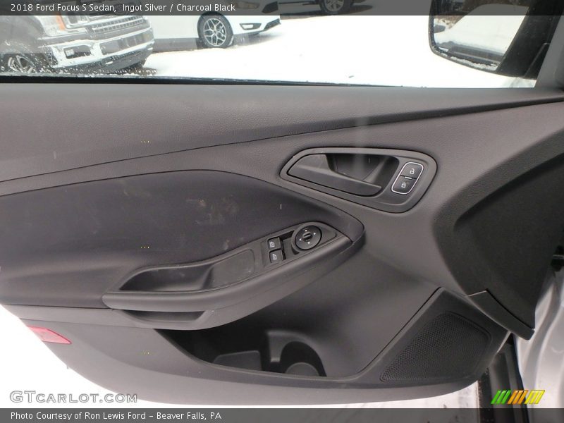 Door Panel of 2018 Focus S Sedan