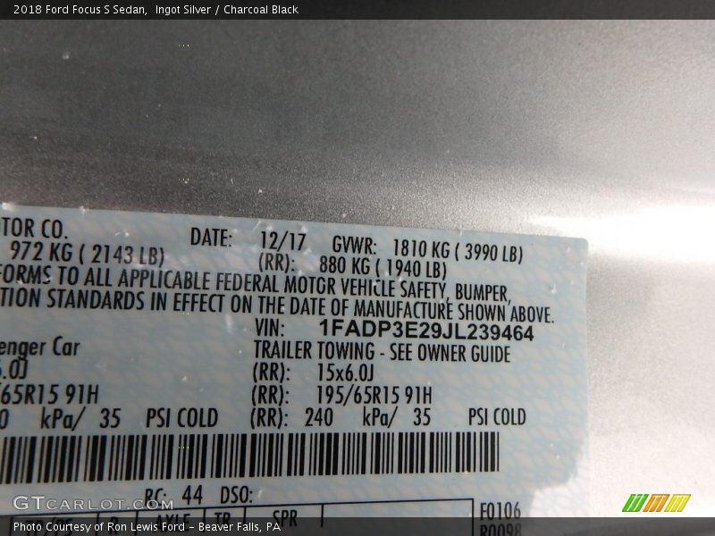 Ingot Silver / Charcoal Black 2018 Ford Focus S Sedan