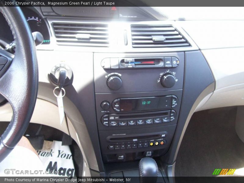 Magnesium Green Pearl / Light Taupe 2006 Chrysler Pacifica
