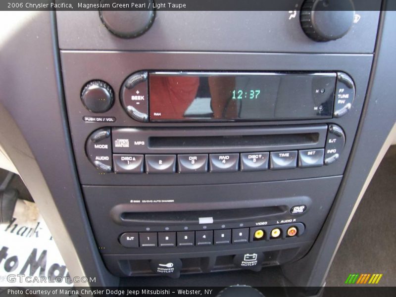 Magnesium Green Pearl / Light Taupe 2006 Chrysler Pacifica