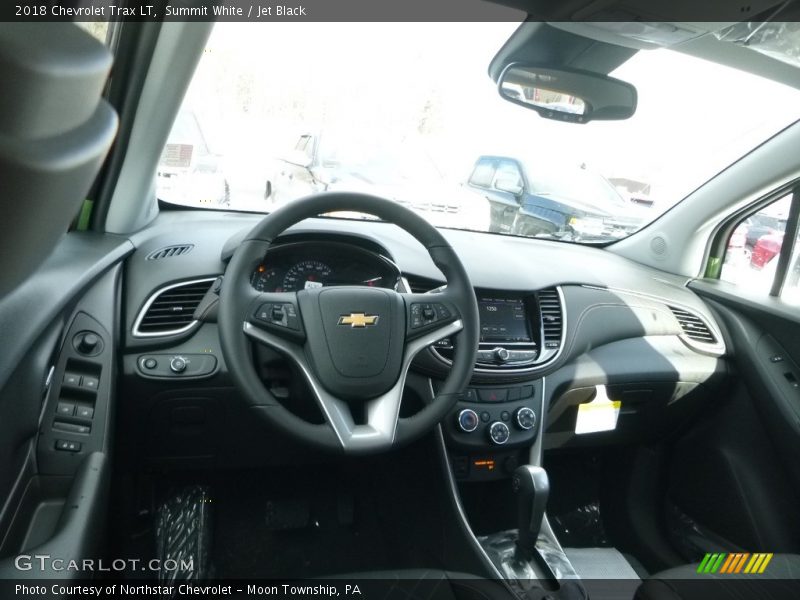 Summit White / Jet Black 2018 Chevrolet Trax LT