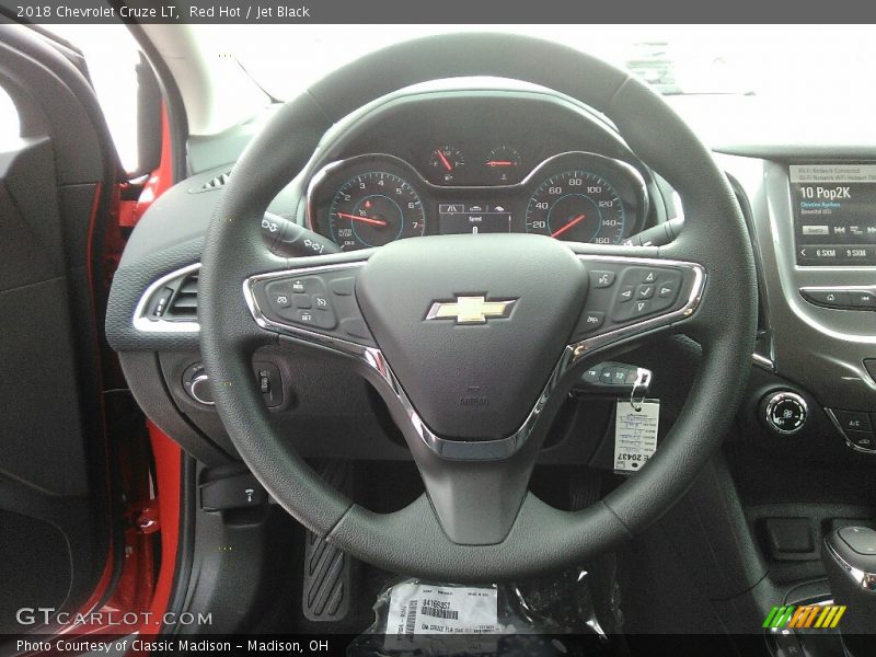 Red Hot / Jet Black 2018 Chevrolet Cruze LT