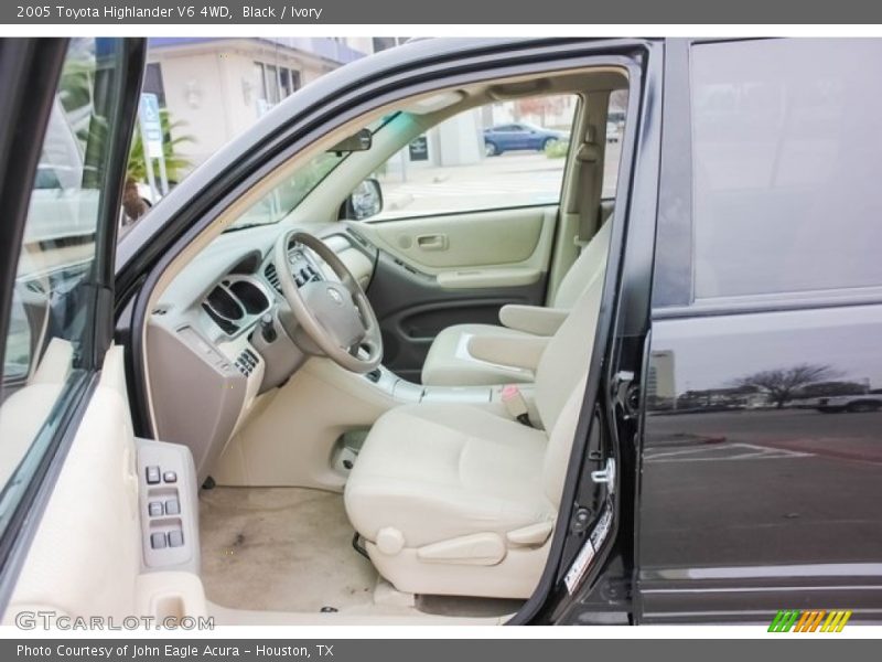 Black / Ivory 2005 Toyota Highlander V6 4WD