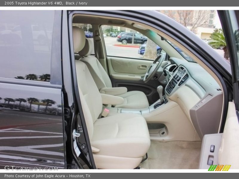 Black / Ivory 2005 Toyota Highlander V6 4WD