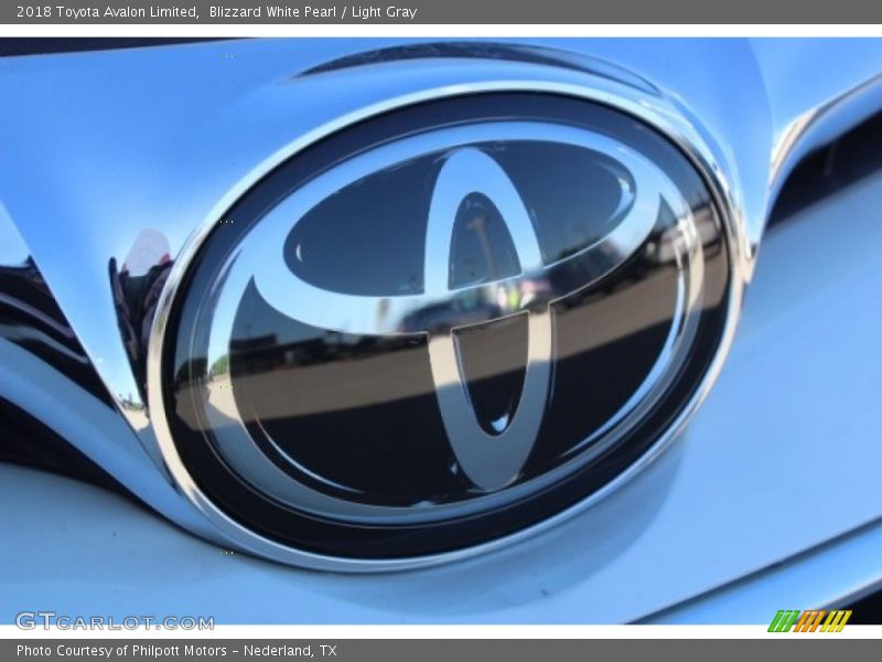 Blizzard White Pearl / Light Gray 2018 Toyota Avalon Limited