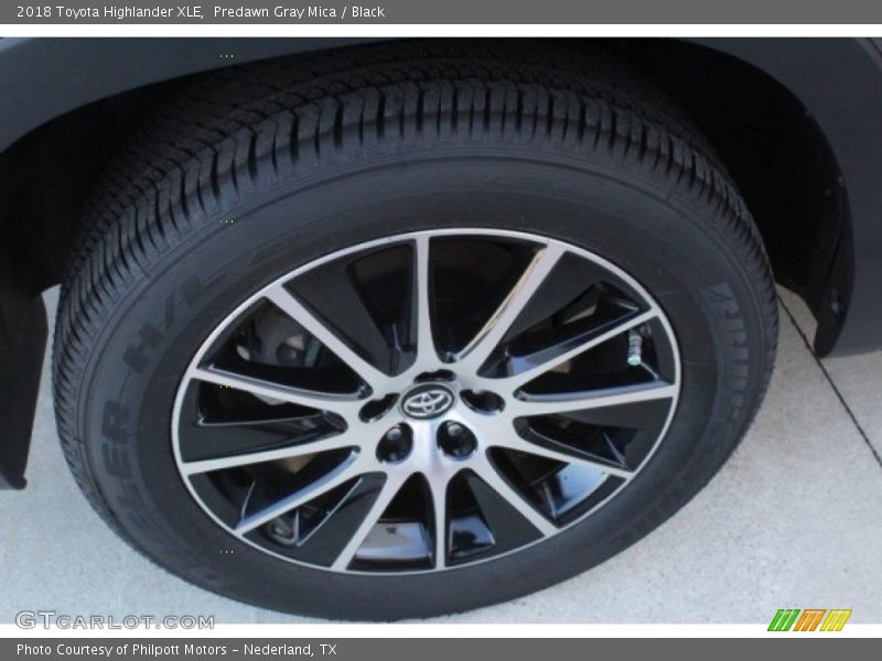 Predawn Gray Mica / Black 2018 Toyota Highlander XLE
