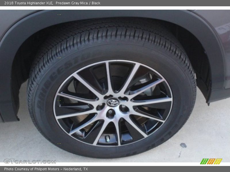 Predawn Gray Mica / Black 2018 Toyota Highlander XLE