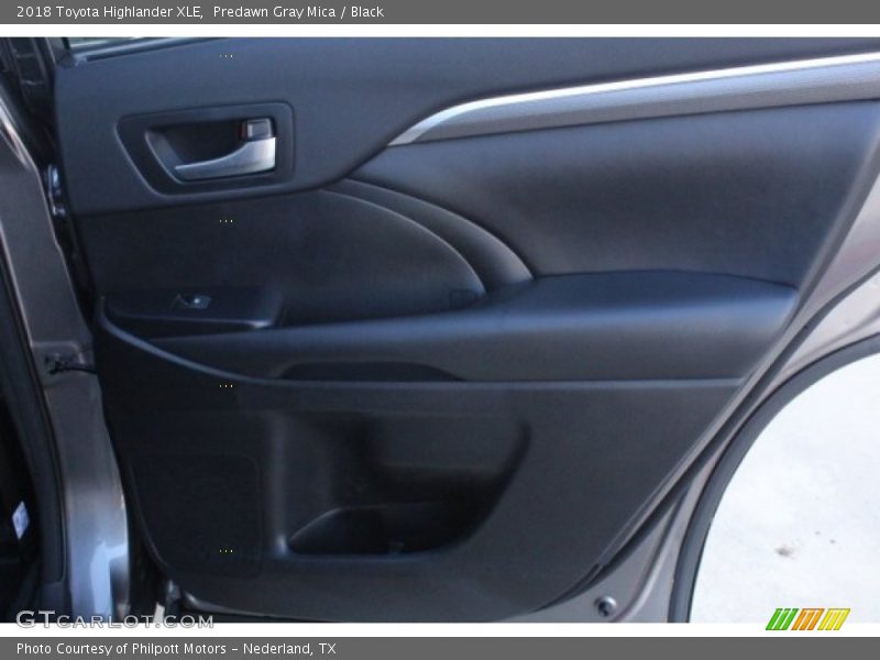 Predawn Gray Mica / Black 2018 Toyota Highlander XLE