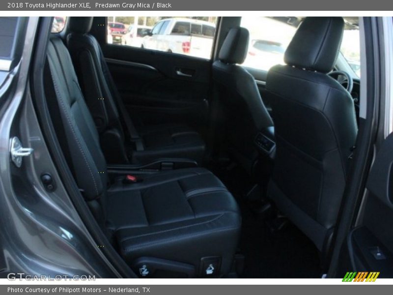 Predawn Gray Mica / Black 2018 Toyota Highlander XLE