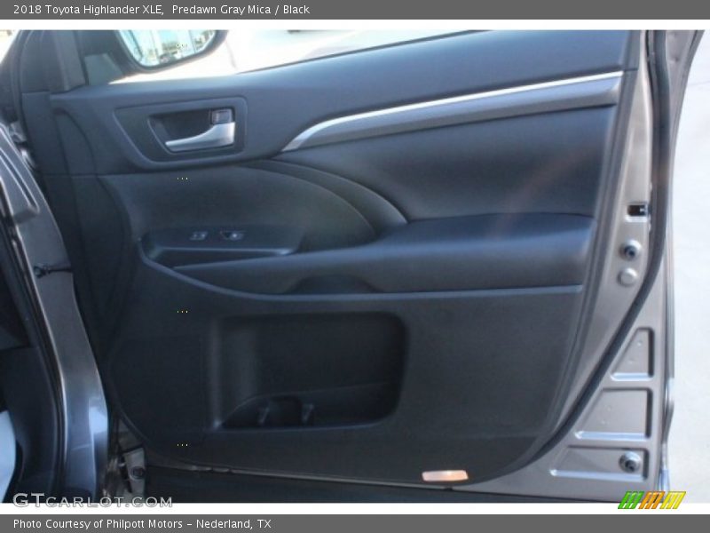 Predawn Gray Mica / Black 2018 Toyota Highlander XLE