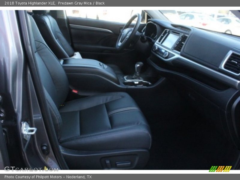Predawn Gray Mica / Black 2018 Toyota Highlander XLE