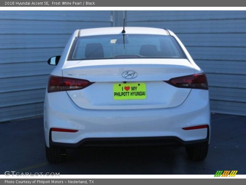 Frost White Pearl / Black 2018 Hyundai Accent SE