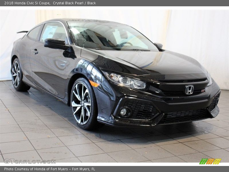 Front 3/4 View of 2018 Civic Si Coupe