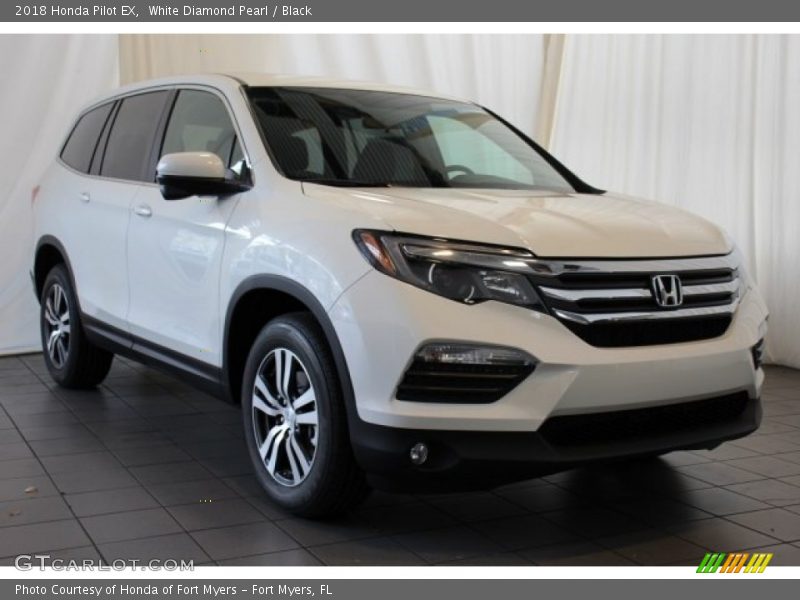 Front 3/4 View of 2018 Pilot EX