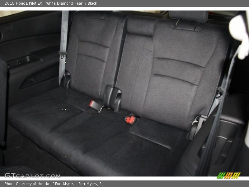 White Diamond Pearl / Black 2018 Honda Pilot EX
