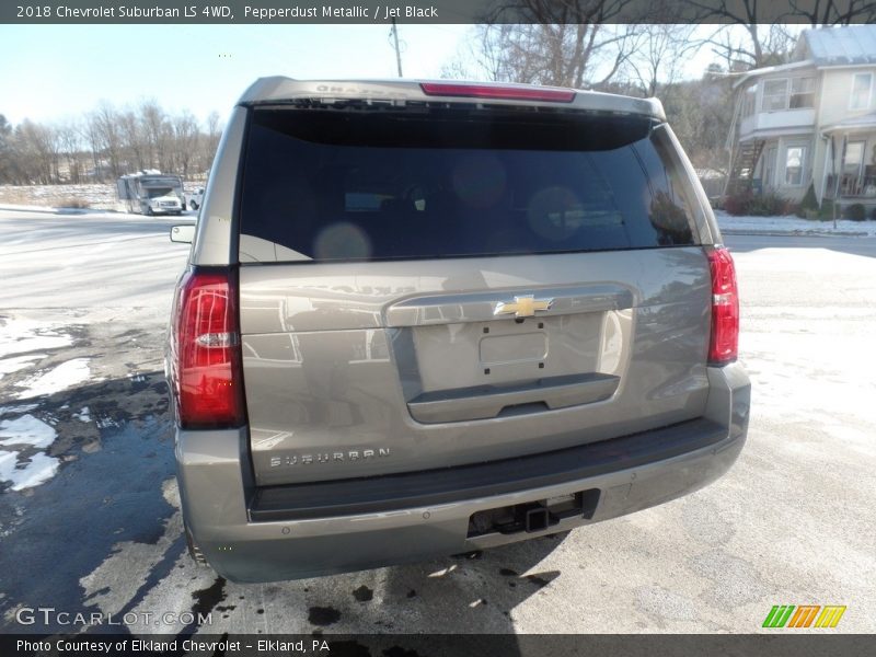 Pepperdust Metallic / Jet Black 2018 Chevrolet Suburban LS 4WD