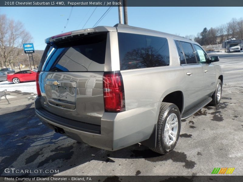 Pepperdust Metallic / Jet Black 2018 Chevrolet Suburban LS 4WD