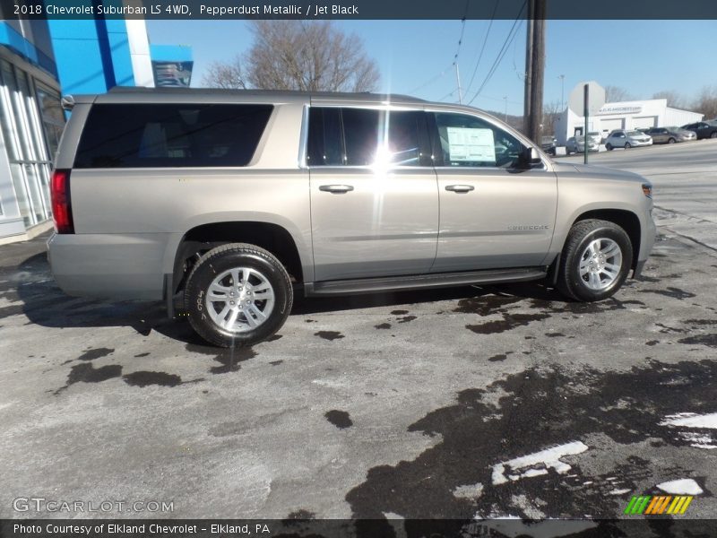 Pepperdust Metallic / Jet Black 2018 Chevrolet Suburban LS 4WD