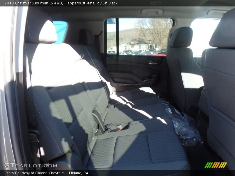 Pepperdust Metallic / Jet Black 2018 Chevrolet Suburban LS 4WD