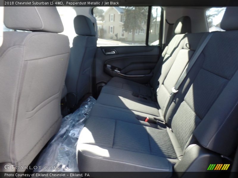 Pepperdust Metallic / Jet Black 2018 Chevrolet Suburban LS 4WD