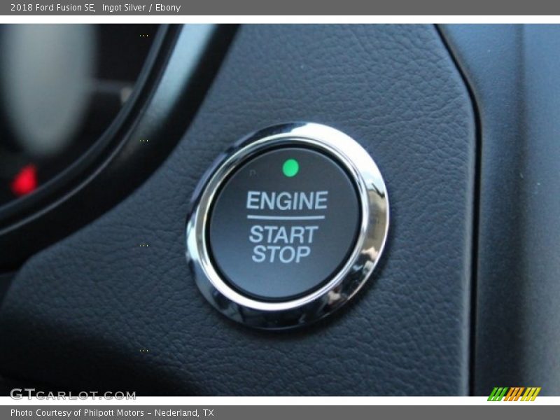 Ingot Silver / Ebony 2018 Ford Fusion SE