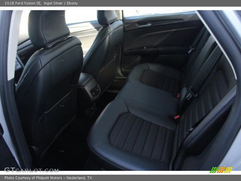 Ingot Silver / Ebony 2018 Ford Fusion SE