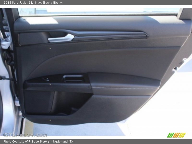 Ingot Silver / Ebony 2018 Ford Fusion SE