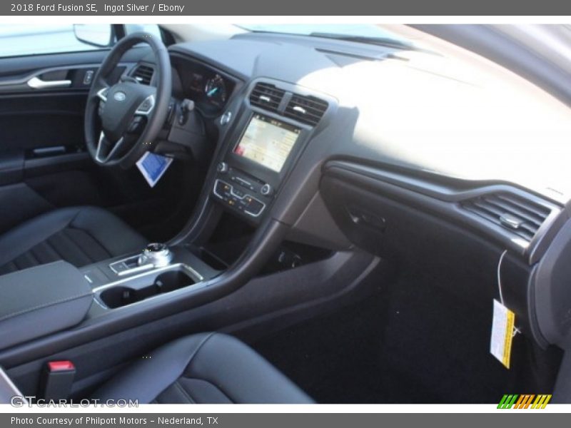 Ingot Silver / Ebony 2018 Ford Fusion SE
