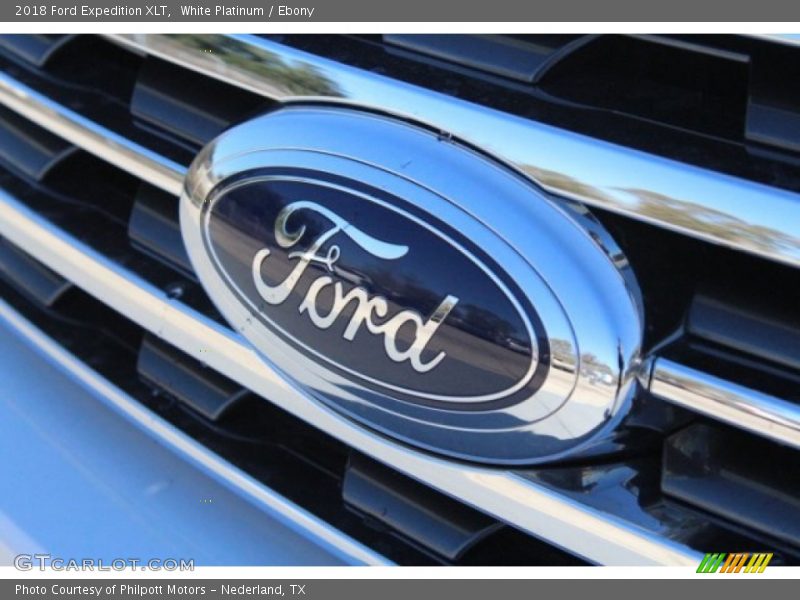 White Platinum / Ebony 2018 Ford Expedition XLT