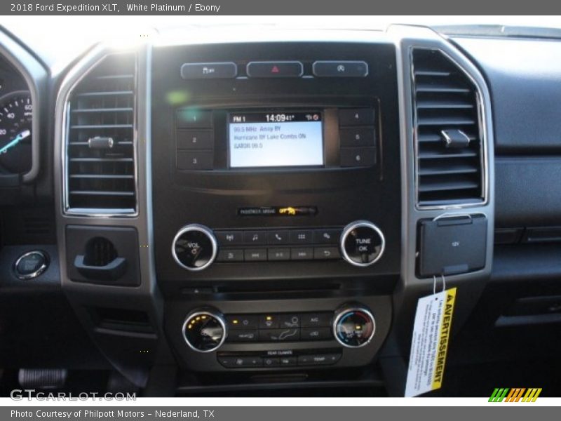 White Platinum / Ebony 2018 Ford Expedition XLT
