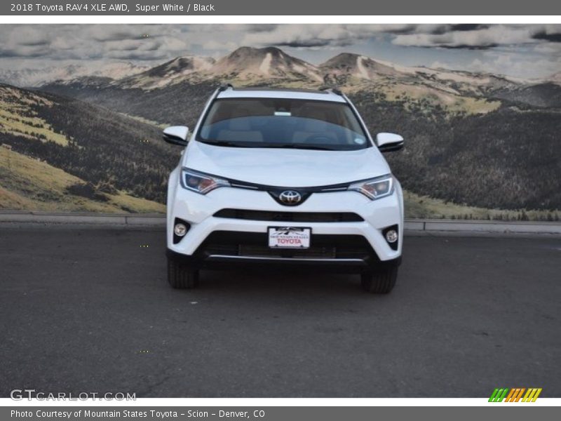 Super White / Black 2018 Toyota RAV4 XLE AWD