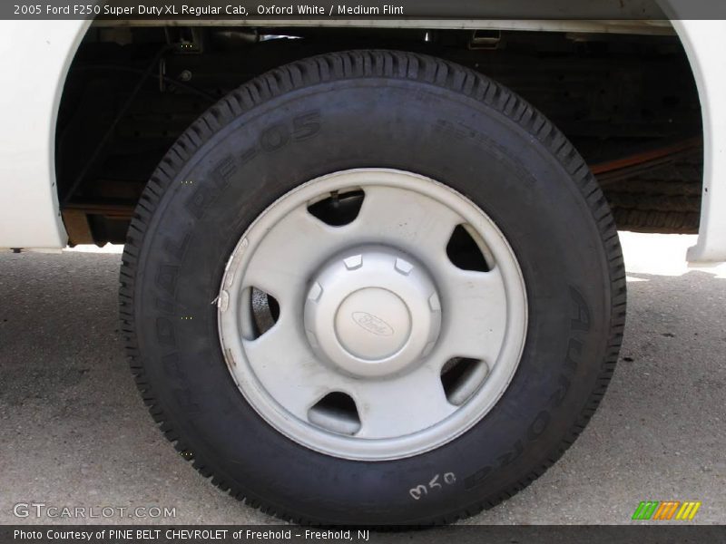 Oxford White / Medium Flint 2005 Ford F250 Super Duty XL Regular Cab
