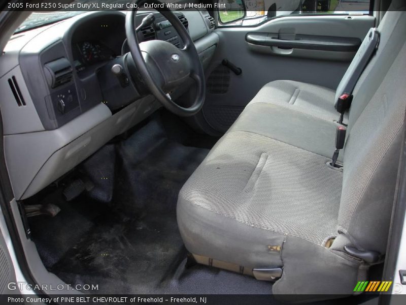Oxford White / Medium Flint 2005 Ford F250 Super Duty XL Regular Cab