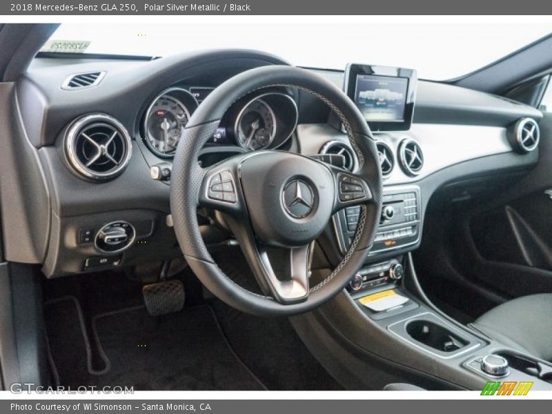 Polar Silver Metallic / Black 2018 Mercedes-Benz GLA 250