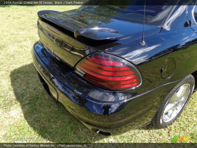 Black / Dark Pewter 2004 Pontiac Grand Am SE Sedan